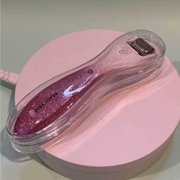 Beautybio ✨ Pink Glitter Derma Roller - Picture 1 of 2